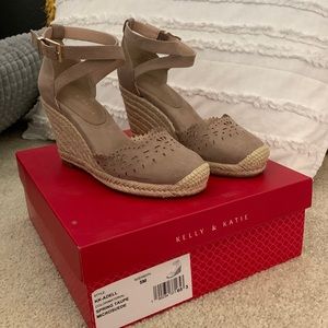 Kelly & Katie wedges
